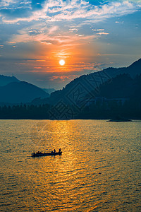 餐厅意境千岛湖日落山水美景背景