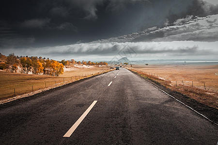 笔直伸向远方的道路路向远方背景