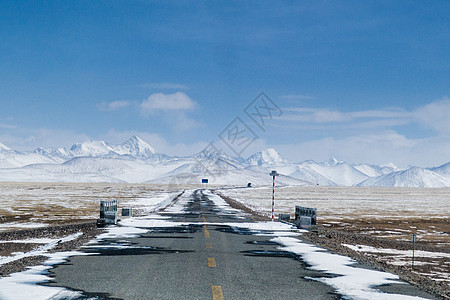 西藏雪山公路图片