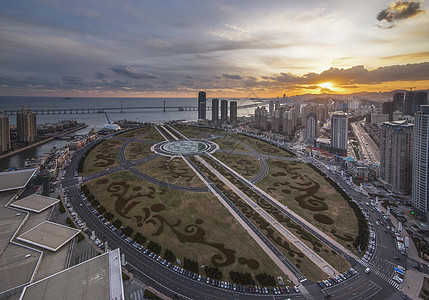 大连建筑剪影大连星海大观背景