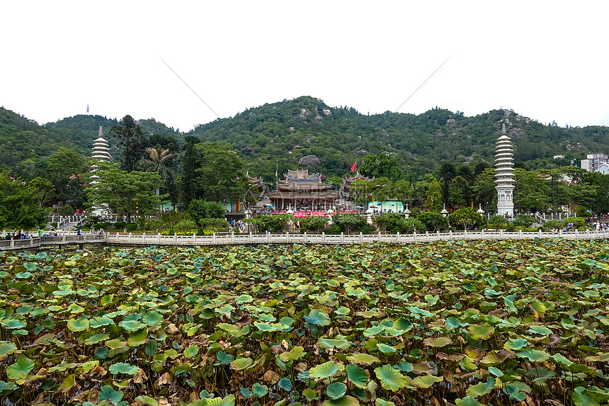 厦门南普陀寺寺庙屋檐挑檐图片