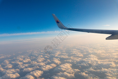 飞机上俯瞰天空背景