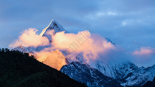 藏区风景四川省稻城亚丁三神山背景