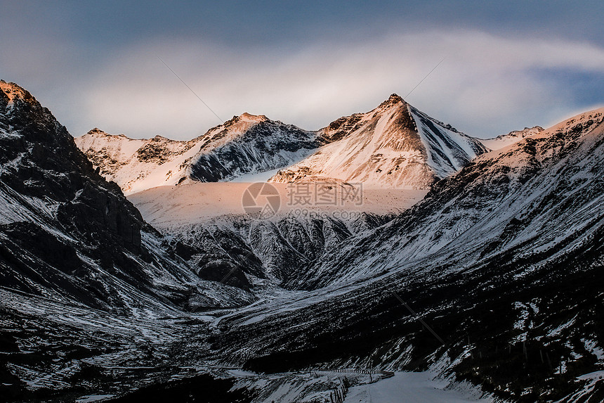 青海雪山图片