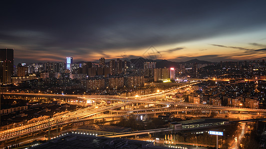 大连东北路城市建筑风光夜景图片