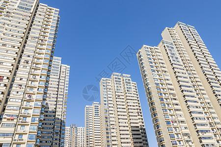 蓝天下的居民楼高清图片