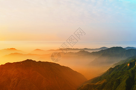 云海日出山峦起伏高清图片