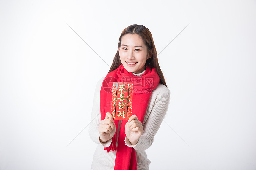 新年女性手拿红包图片