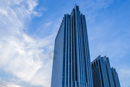 上海外滩soho黄昏蓝天白云下的外滩soho背景