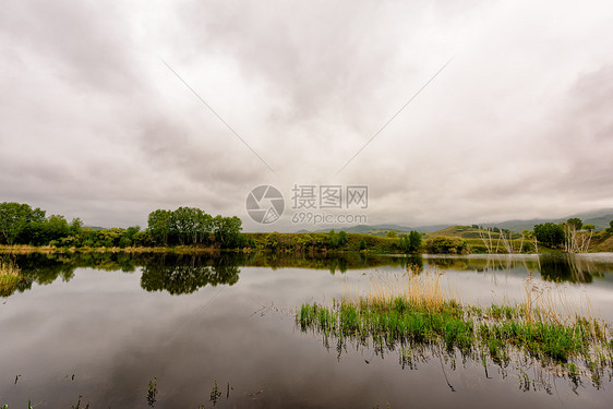 乌兰布统风光之桦木沟湖面图片