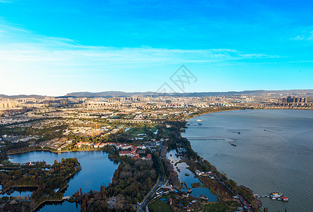 西山滇池云南昆明滇池远景背景