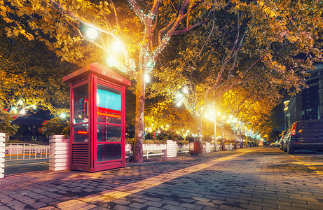 电话亭夜晚街道背景