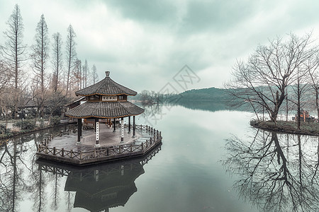 水墨亭子黛色参天背景