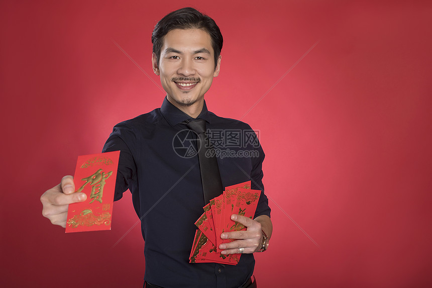 新年商务人士发红包图片