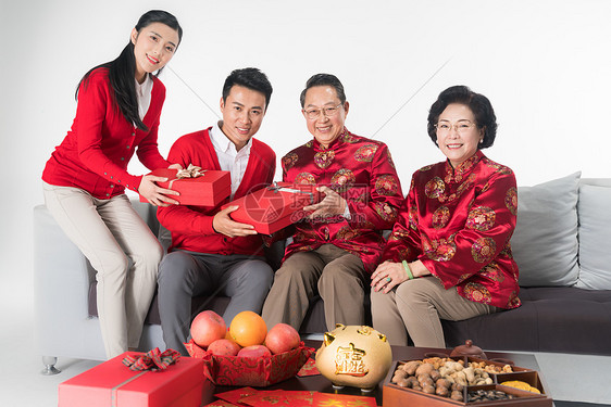 新年春节给长辈送礼