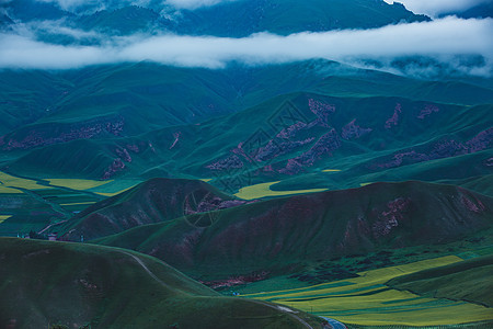 青海卓尔山背景图片