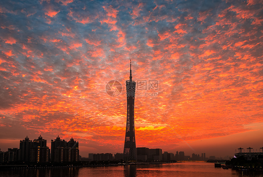 晚霞下的广州塔图片