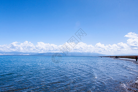 青海湖边漂亮的天空高清图片