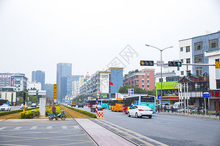 街道车水马龙图片