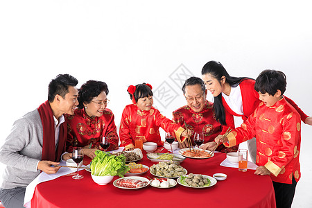 新年一家人在一起团圆聚餐图片