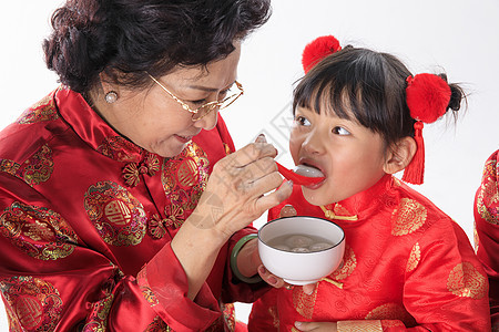 新年里吃元宵图片