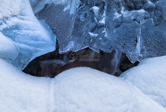 积雪冰瀑雾凇图片