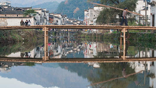 江西婺源石城村口的木桥图片