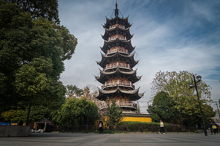 新年插画上海龙华古寺主塔背景