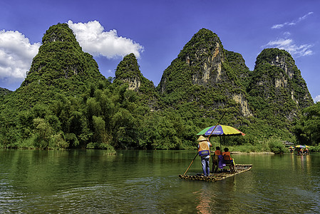 竹筏漓江桂林漓江遇龙河漂流背景