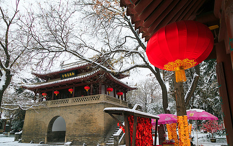 2018城市雪后小雁塔背景