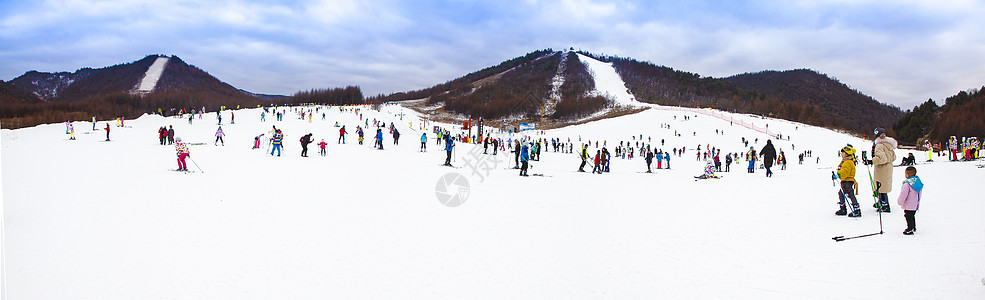 滑雪场全景全景体验高清图片