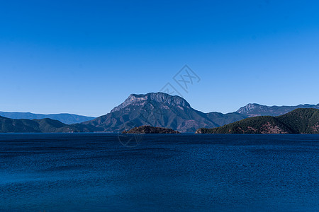 泸沽湖女神山图片