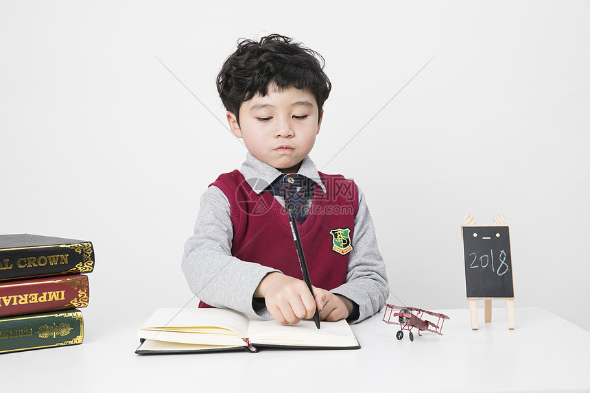 认真学习的学生图片