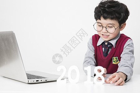 2018学习的小朋友图片