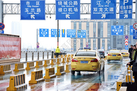 公路指示牌马路出租车背景