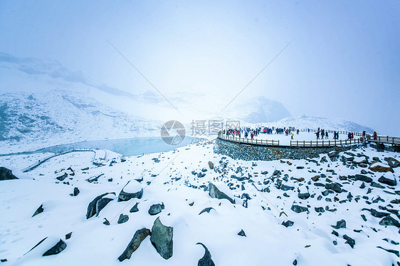 川西雪山图片