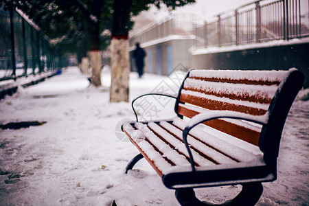 雪景椅子高清图片素材