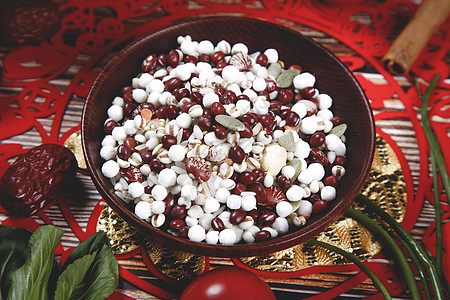 红豆薏米杂粮粥红豆薏米 大暑背景