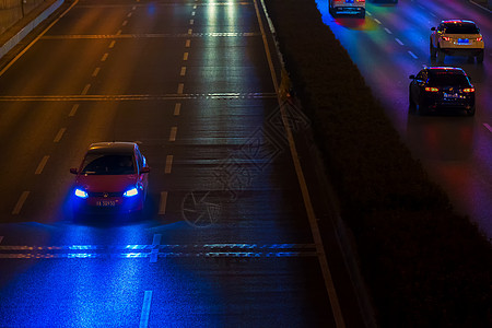 主要道路夜晚回家路上的车流背景