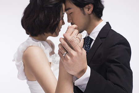 新人结婚求婚带戒指背景图片