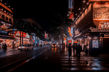 日本冲绳街头夜景图片