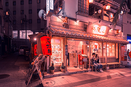 日本街头日本冲绳街头夜景背景