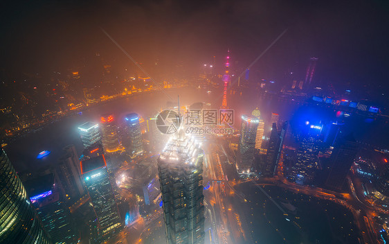 上海的平流雾夜景图片