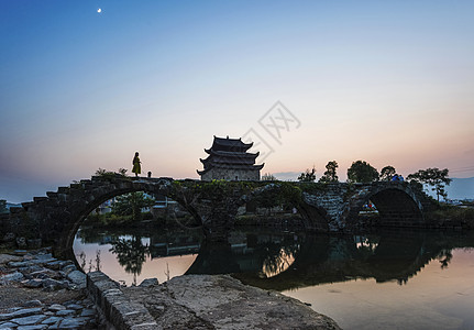 清新图标上甘棠的晚霞背景