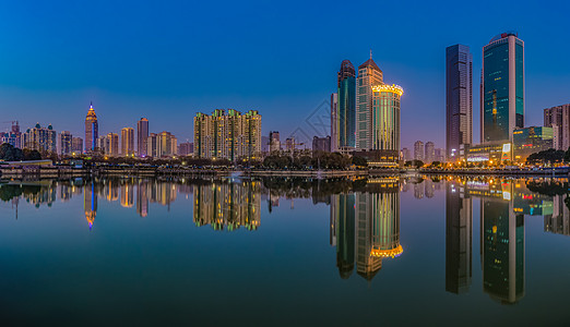 城市夜景倒影高清全景图背景图片