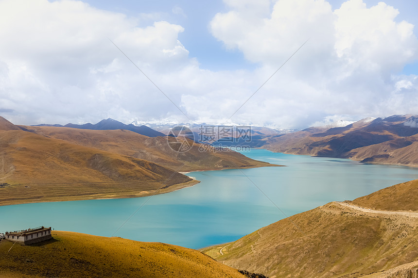 西藏羊湖背景图图片