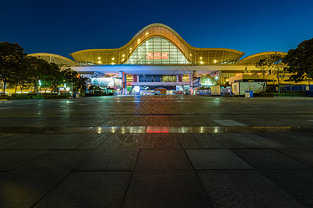 武汉火车站夜景图片