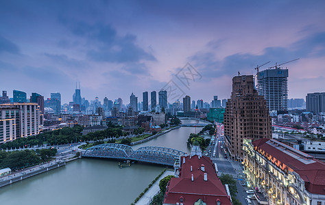 上海苏州河畔建筑夜景街道高清图片素材