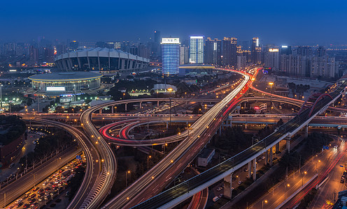 夜晚公路上海城市交通高架桥夜景风光背景