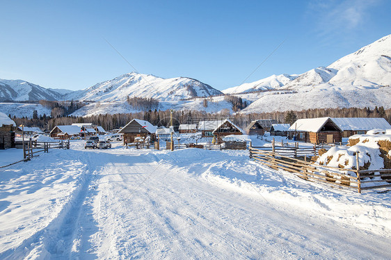 新疆禾木村冬季雪景图片